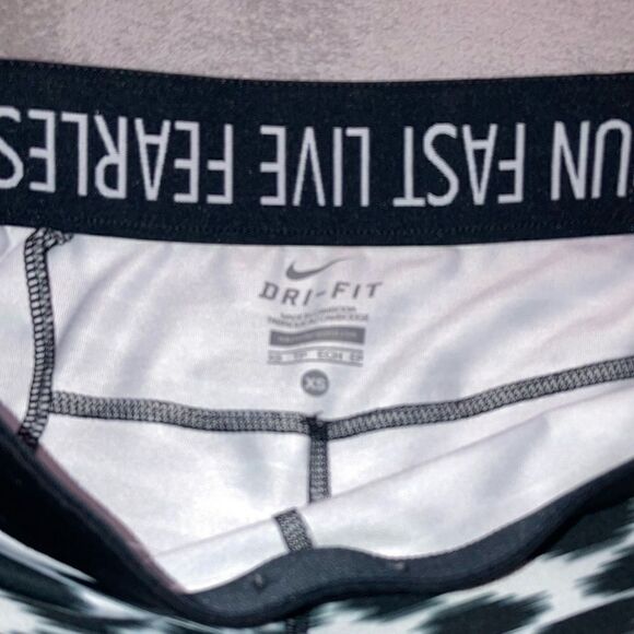 Nike, Womens Relay Printed Cropped Boho Tribal Patterned Leggings Women’s XS - Picture 5 of 13